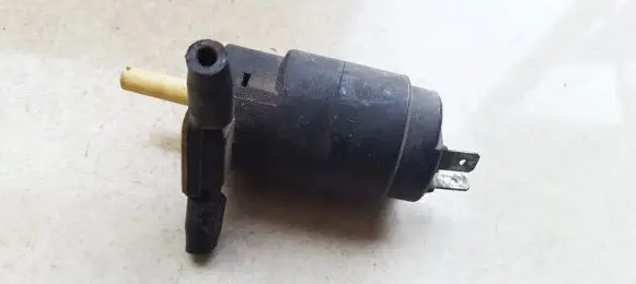 Alfa Romeo 147 Windscreen/windshield washer pump B805