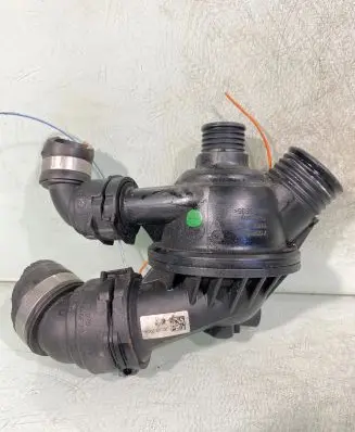 BMW 3 E90 E91 Thermostat/thermostat housing 7552403 10106810