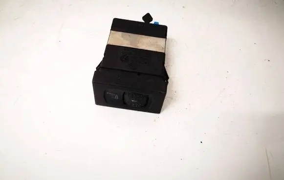 Volkswagen PASSAT B5 Seat heating switch 3B0963564D