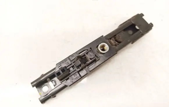 Skoda Octavia Mk2 (1Z) Seat belt adjustment rail 1T0857819