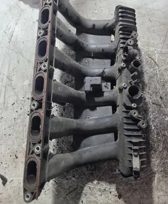 BMW 5 E39 Intake manifold 1427618 PA66GF35 2900301819