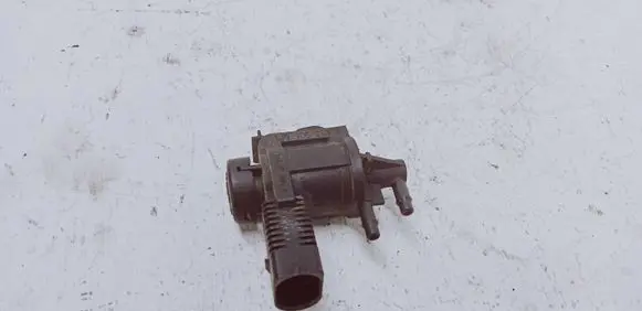 Volkswagen Touareg I Turbo solenoid valve 1J0906283B
