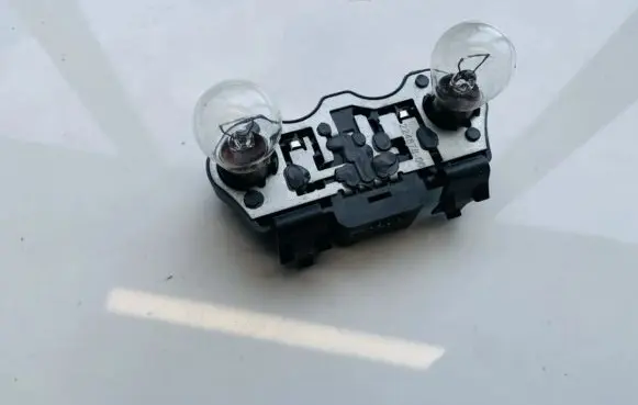 Volkswagen Jetta V Tail light bulb cover holder 1k5945257