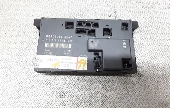 Mercedes-Benz E W211 Door control unit/module 2118201585