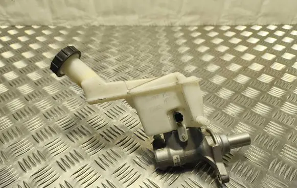 Nissan Micra K14 Master brake cylinder 03350887171