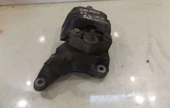 Ford Galaxy Engine mounting bracket