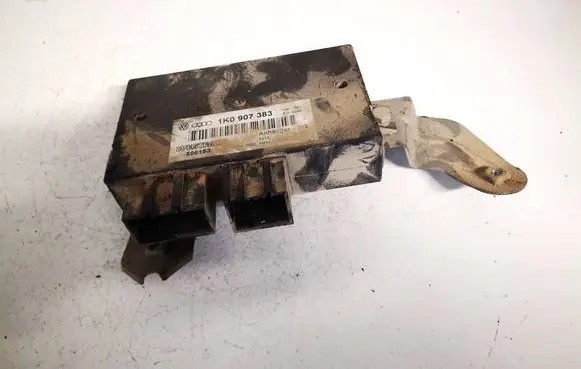 Volkswagen Caddy Tow bar relay 1k0907383 506153