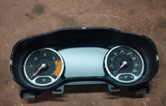 Jeep Renegade Speedometer (instrument cluster) 735650381 735670147