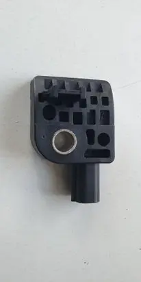 Hyundai ix35 Airbag deployment crash/impact sensor