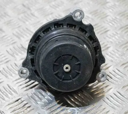 BMW 3 F30 F35 F31 Engine mount bracket 4098743
