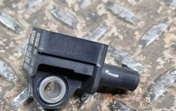 Chrysler Pacifica Airbag deployment crash/impact sensor 68245081AB
