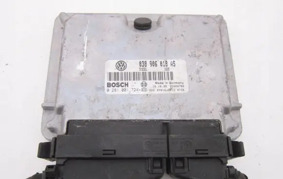 Volkswagen PASSAT B5 Engine control unit/module 0281001724 038906018AS