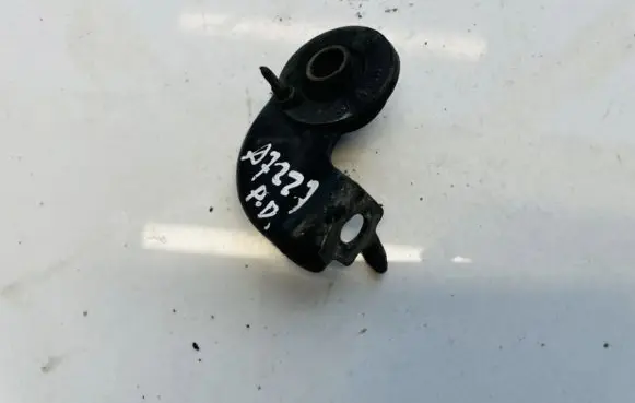 Toyota Avensis Verso Radiator mount bracket 2466250850 246625-0850