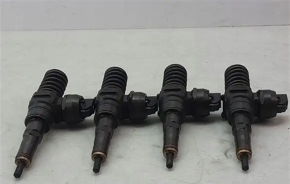Skoda Fabia Mk1 (6Y) Fuel injectors set 0414720037