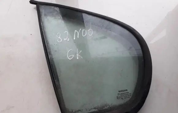 Rear vent window glass