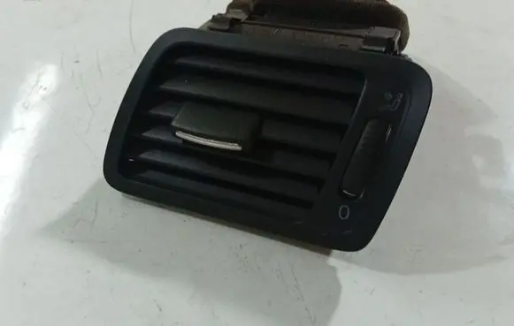 Volkswagen PASSAT B6 Dash center air vent grill 3C1819701E