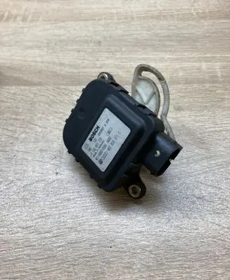 Audi A6 S6 C5 4B Air flap motor/actuator 4B2820511C 0132801139