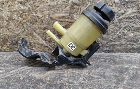 KIA Magentis Power steering fluid tank/reservoir