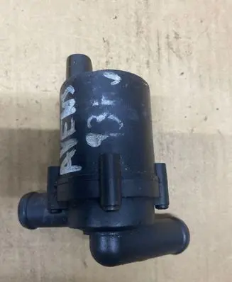Toyota Avensis T250 Water pump 