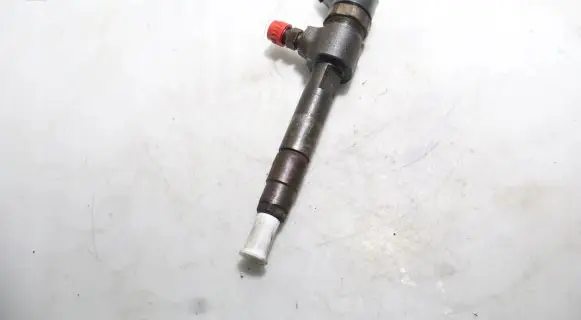 Opel Zafira B Fuel injector 0445110276