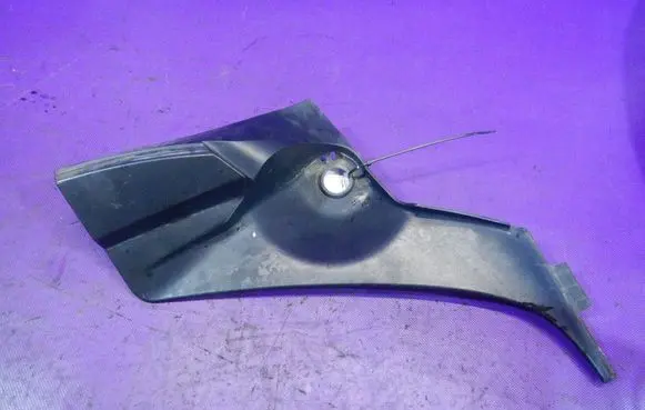 Seat Alhambra (Mk1) Wiper trim 
