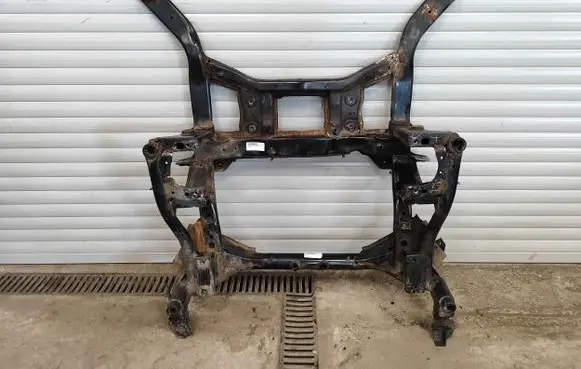 Jaguar F-Pace Front subframe T4A43725
