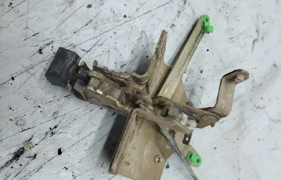 Opel Frontera A Tailgate/trunk/boot lock/catch/latch 