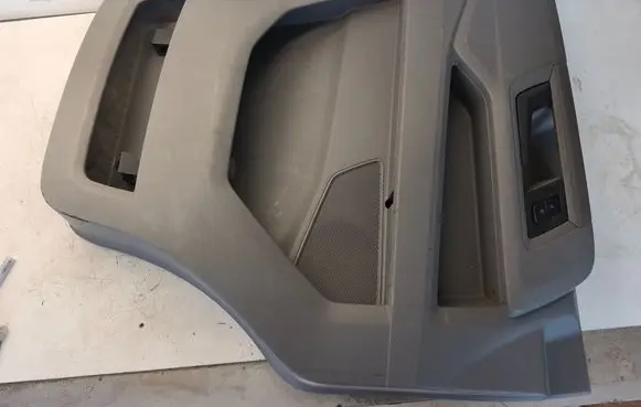 Volkswagen Crafter Front door card panel trim 7C0863335