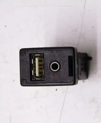 Toyota Prius (XW30) AUX in-socket connector 86190-47020