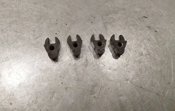 Peugeot 208 I Fuel Injector clamp holder