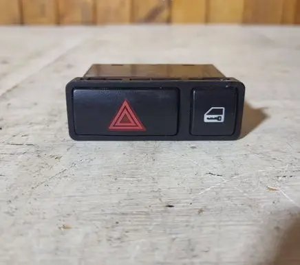 BMW 3 E46 Hazard light switch 8368920