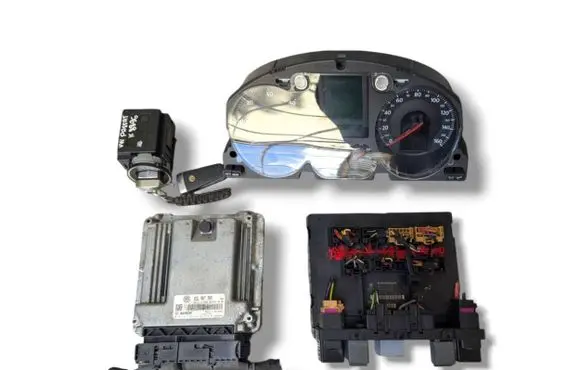Volkswagen PASSAT B6 Engine ECU kit and lock set 0281015029 03L907309