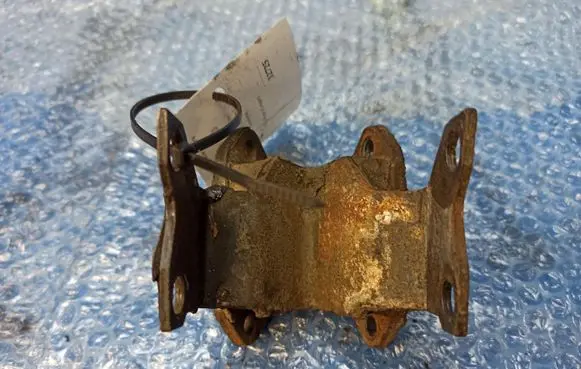Jaguar XJS Rear differential/diff mount bracket 