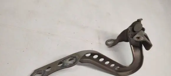 Peugeot 108 Engine bonnet/hood hinges
