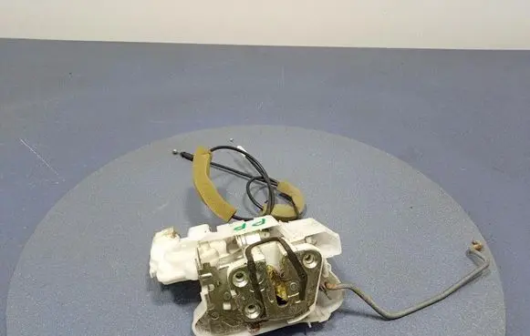 Subaru Legacy Front door lock 