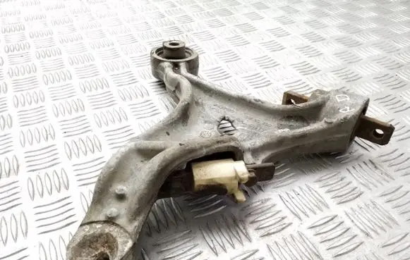 Volvo V70 Front lower control arm/wishbone 9492120