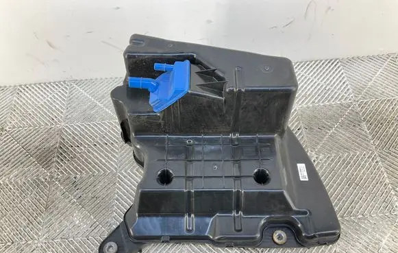 Audi A4 S4 B9 AdBlue liquid reservoir 8W0131878A 4067423AD