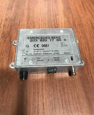 Mercedes-Benz C W203 Antenna control unit 2038201785