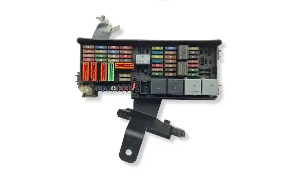 Mercedes-Benz R W251 Fuse module A1645402372 13583853 5072420