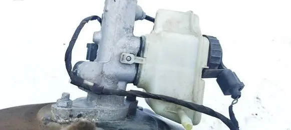 Volkswagen Golf V Master brake cylinder