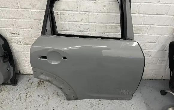 Mini Cooper Countryman F60 Rear door