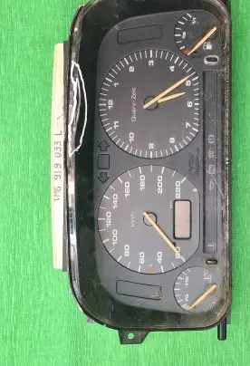 Volkswagen Golf III Speedometer (instrument cluster) 883111188