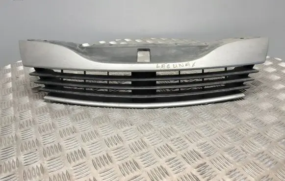 Renault Laguna II Front grill 8200012581