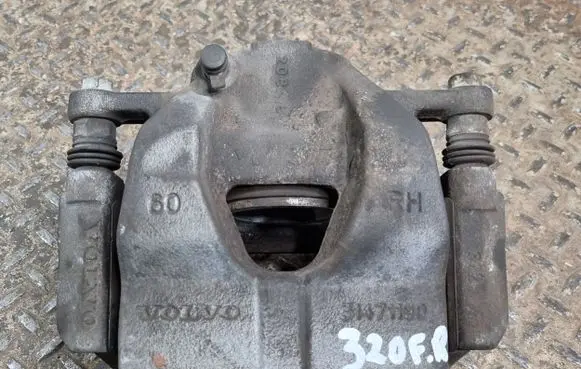 Volvo XC40 Front brake caliper 31471190