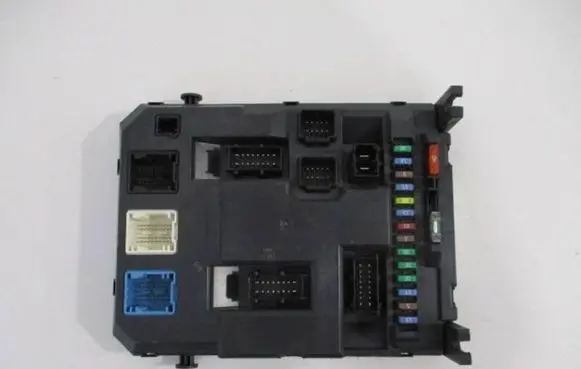Citroen DS3 Comfort/convenience module 9666952280