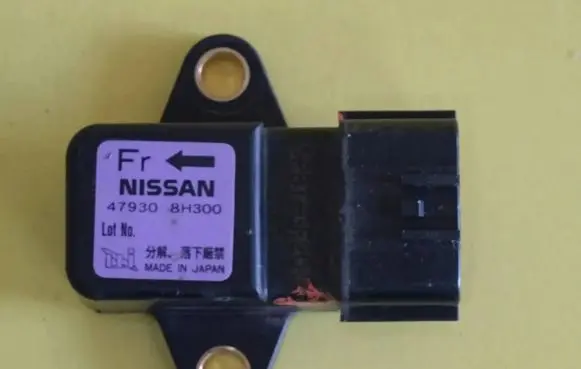 Nissan X-Trail T30 Airbag deployment crash/impact sensor 479308H300