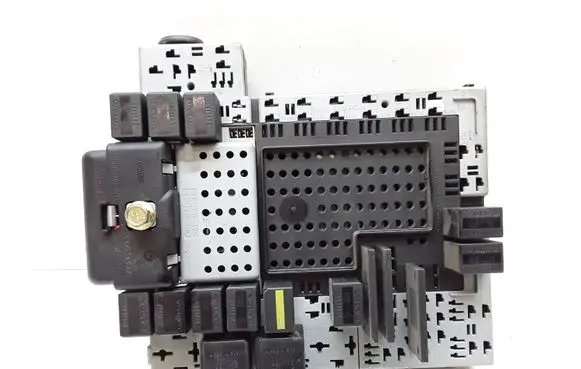 Volvo S60 Fuse module 8688374 8645716
