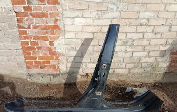 Mazda 3 II Pillar (middle) 