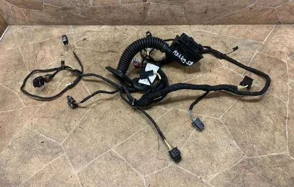Mercedes-Benz GL X166 Front door wiring loom A0009824509