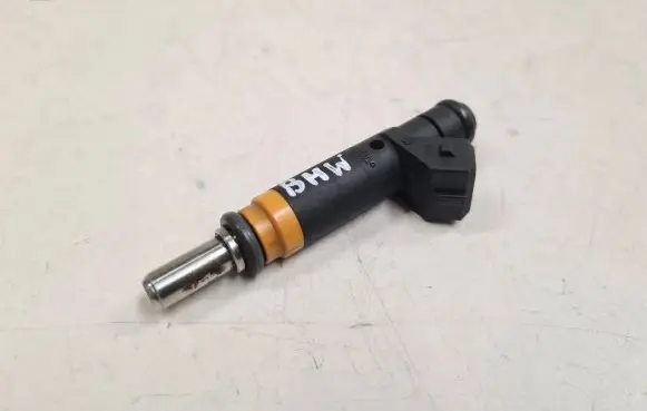 BMW 7 E65 E66 Fuel injector 7506924 2179B03421